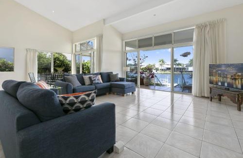 Noosaville House | 11 Seamount Quay Noosa Waters