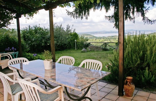 Montefiascone House | 110 sm new single storey building for 6 persons, Beautiful Bolsena view