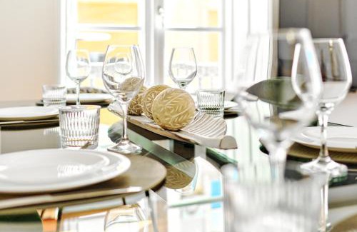 Alicante City Centre Apartment | 110m KKARA 3BR 2BA central Plaza Nueva view apt