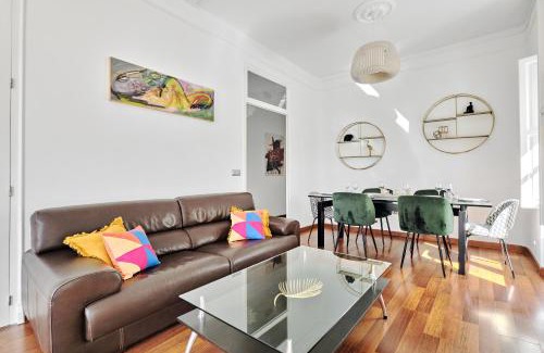 Alicante City Centre Apartment | 110m KKARA 3BR 2BA central Plaza Nueva view apt