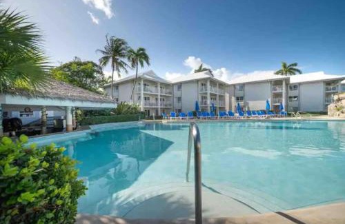 Seven Mile Beach Apartment | 119 Condo Sunset Cove Ocean Pool Seven Mile Beach