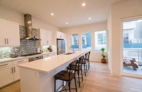 Imperial Beach House | 119 Elm Ave · San Diego Beachfront House 60s to sand, surf, pier