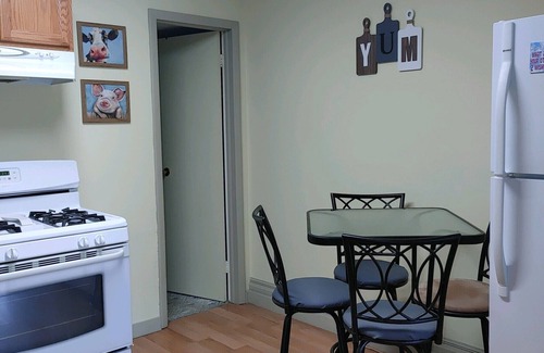 Derrick City Apartment | 12 mechanic, 2nd Floor, close , rest. , grocery shops. Above Players Nightclub.