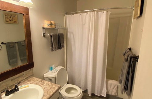 Cooksburg Apartment | 12-White Room