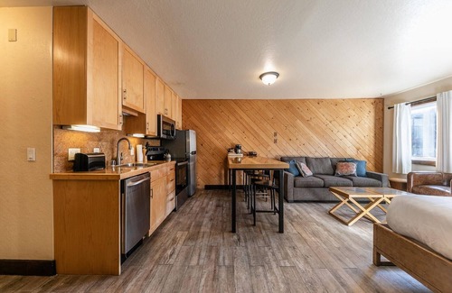Truckee Condo | 122 Bldg B 1 Bedroom Studio