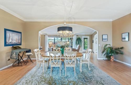 Del Mar House | 1257 Z2b VILLAGE OF DEL MAR by REMAX Premier