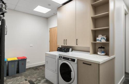 Lake Hayes Apartment | 12th Avenue Suites