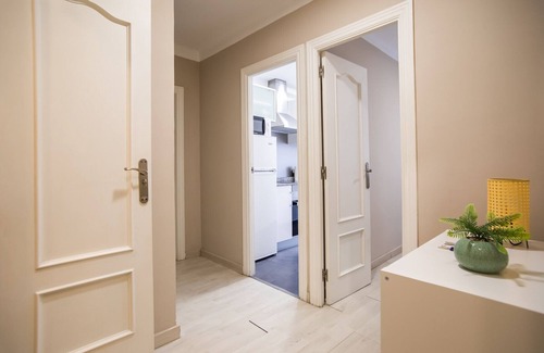 Collblanc y La Torrassa Apartment | 12TOGO1035 - Spacious Apartment near Camp Nou