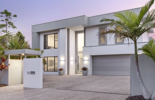 Noosaville House | 13 Waterside Court, Noosa Waters