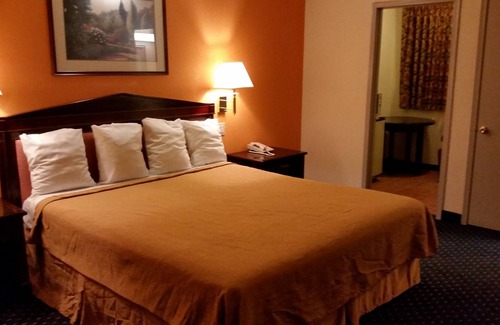 Fairfield Hotel | 1349 W Texas St