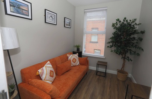 Londonderry House | 14 Chamberlain Street, Derry: Epic Location