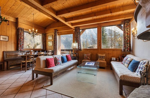 Chamonix City Centre Ski Chalet | 140 m² Chalet ∙ 4 bedrooms ∙ 10 guests