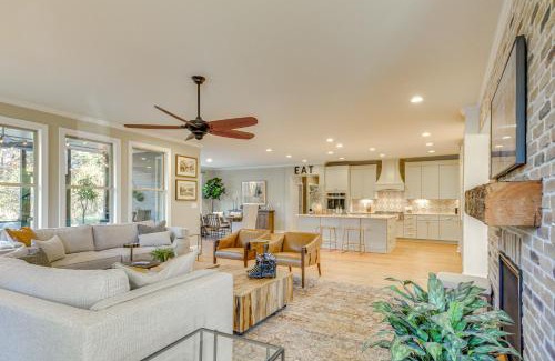 McCain House | 15 Mi to UNC Elegant Retreat with Patio and Pavilion!