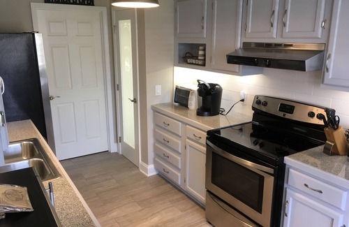 Estelle House | 15 min to Downtown New Orleans & the French Quarter and 15 min to Belle Chasse