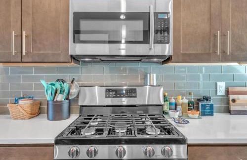 Govalle Apartment | 15 Min to Downtown with Backyard & Parking