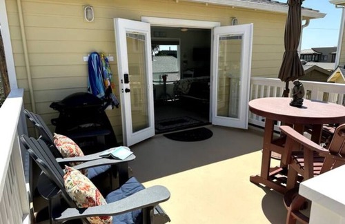 Shell Beach Apartment | 150 Steps From The Ocean In Beautiful Shell Beach.