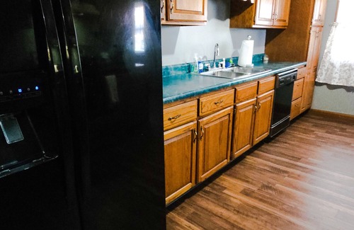 Olney Apartment | 1500 Sq.ft. of Quaint Comfort in the heart of Olney close to downtown!