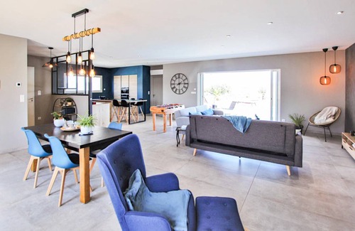 Pont-Eveque House | 157 m² House ∙ 4 bedrooms ∙ 6 guests