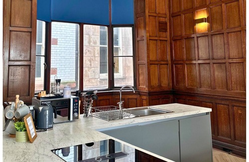 Liverpool City Centre Apartment | 16 Queen Avenue