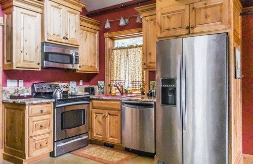 Sandpoint Cabin | 18-acre Italian-Style Mountain Villa: Talus Rock Retreat in Sandpoint, Idaho