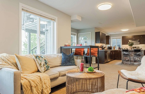 Promontory House | ❤️️180° Valley Vista - Powerful AC | 1G Fast Wifi | Pet-Friendly | Scenic Trails