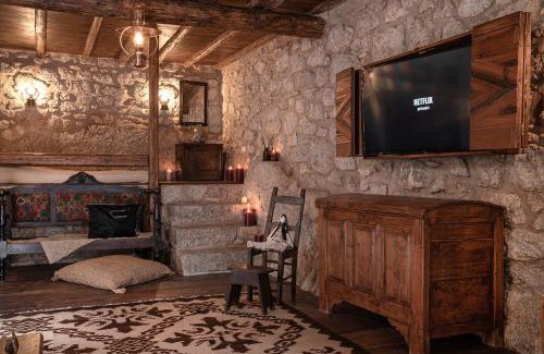 Galaxidi Villa | 1813 Painters Stone Shelter