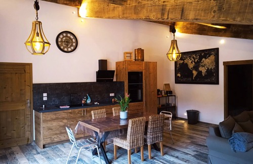 Chateaurenard Cottage | 18th century gite mas in Provence with SPA