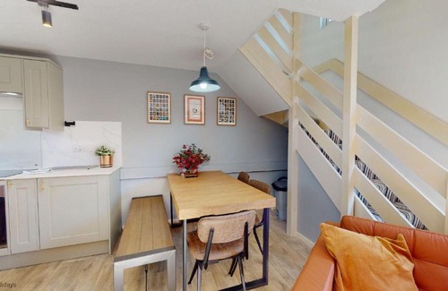 Saint Erth Praze House | 19 Strawberry Hill, Tolroy Manor