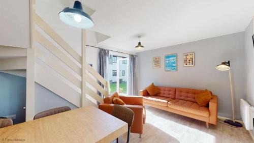 Saint Erth Praze House | 19 Strawberry Hill, Tolroy Manor