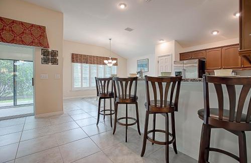 Pennecamp House | 1987 Z3a Village of Pennecamp by REMAX Premier