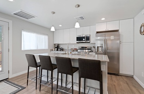 Sam Hughes Villa | 1B/b: Casita C-Downtown-UofA-Restaurants-Cafes-Bars-Museums-Washer/Dryer-Parking