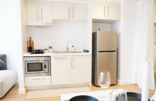 Waterloo Apartment | 1BED-1BATH-GYM-POOL-CENTRAL LOCATION-NETFLIX-SLEEPS 4 GUESTS