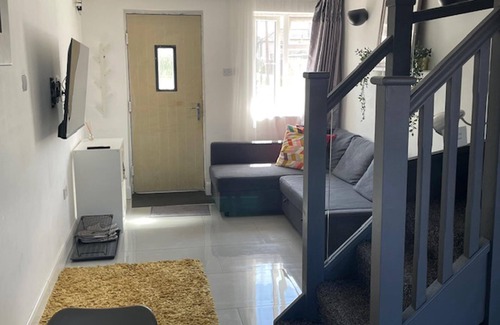 Eltham West House | 1bedhouse- London-sleeps 4- Close to Attractions