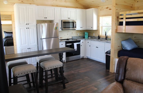 Shreveport Cabin | 1BR, 1Bath Stone Cabin with Hot Tub and Spectacular View