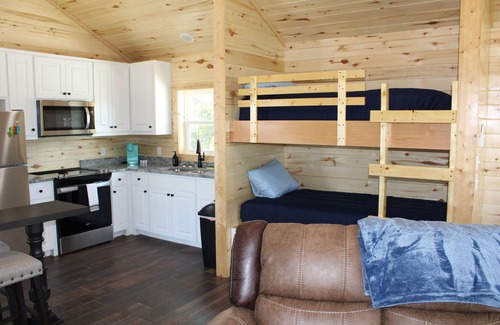 Shreveport Cabin | 1BR, 1Bath Stone Cabin with Hot Tub and Spectacular View