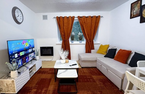 The Westside Apartment | 1br-freeparking -closetocentre -easytransportlinks