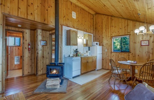 Eastsound Cabin | 1BR Ocean View Cabin - 30 second walk to west-facing beach and sunsets!