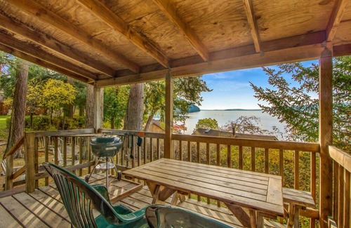 Eastsound Cabin | 1BR Ocean View Cabin - 30 second walk to west-facing beach and sunsets!