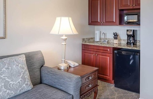 Jamestown Condo | 1br Suite Condo Overlooking Breathtaking Narragansett Bay!