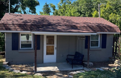 Tateville Cottage | 1BR1BA - Seasonal lake view, minutes to Lake Cumberland Regional Hospital