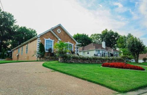 La Vergne Villa | 1Min to Percy Priest Lake 2 Masters Quiet Family Home