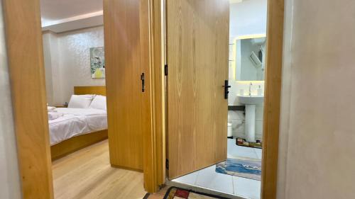 Casablanca Apartment | 1min walk B&B City Center