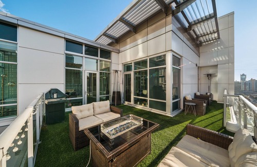 Connaught Condo | 1P Culture - RayPenthouse Downtown