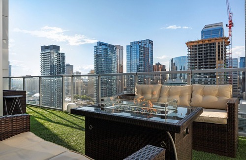 Connaught Condo | 1P Culture - RayPenthouse Downtown