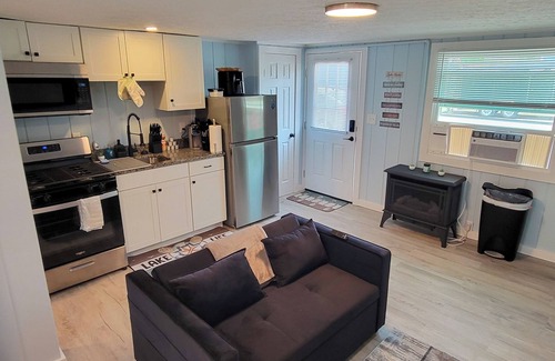 Geneva-on-the-Lake Apartment | 1st Floor Beach Access Studio Apartment U12 in Geneva