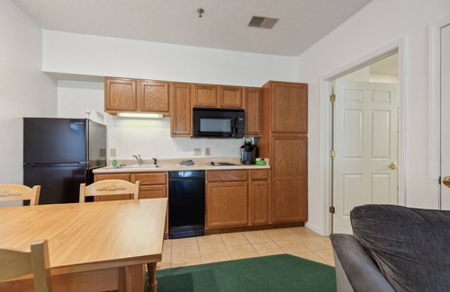 Nashville Condo | 1st Floor Front Side Suite - 104 by Grand Wood Suites