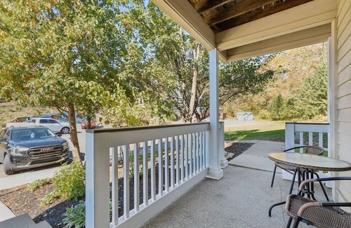 Nashville Condo | 1st Floor Front Side Suite - 104 by Grand Wood Suites