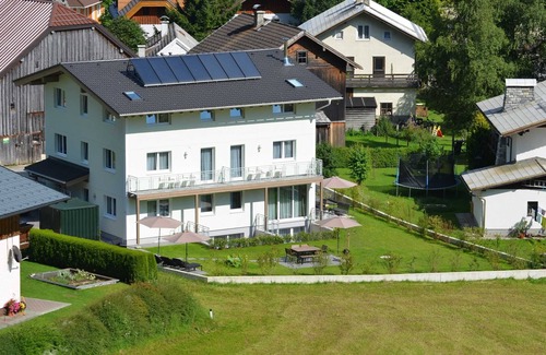 Russbach am Pass Gschuett Apartment | 1st south (upper floor south) - house van der Leij