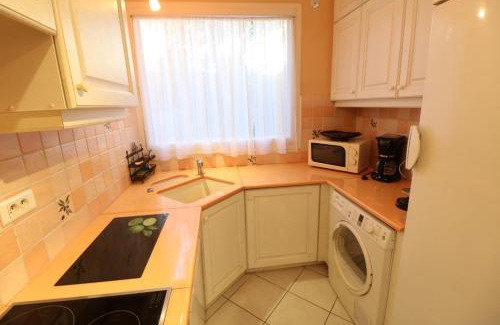 Cannes Old Town Apartment | 2, 3 and 4 bedroom sea view Forville Apartments 5 mins from the Palais