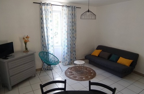 Les Assions House | 2/4 person gîte with swimming pool in southern Ardèche